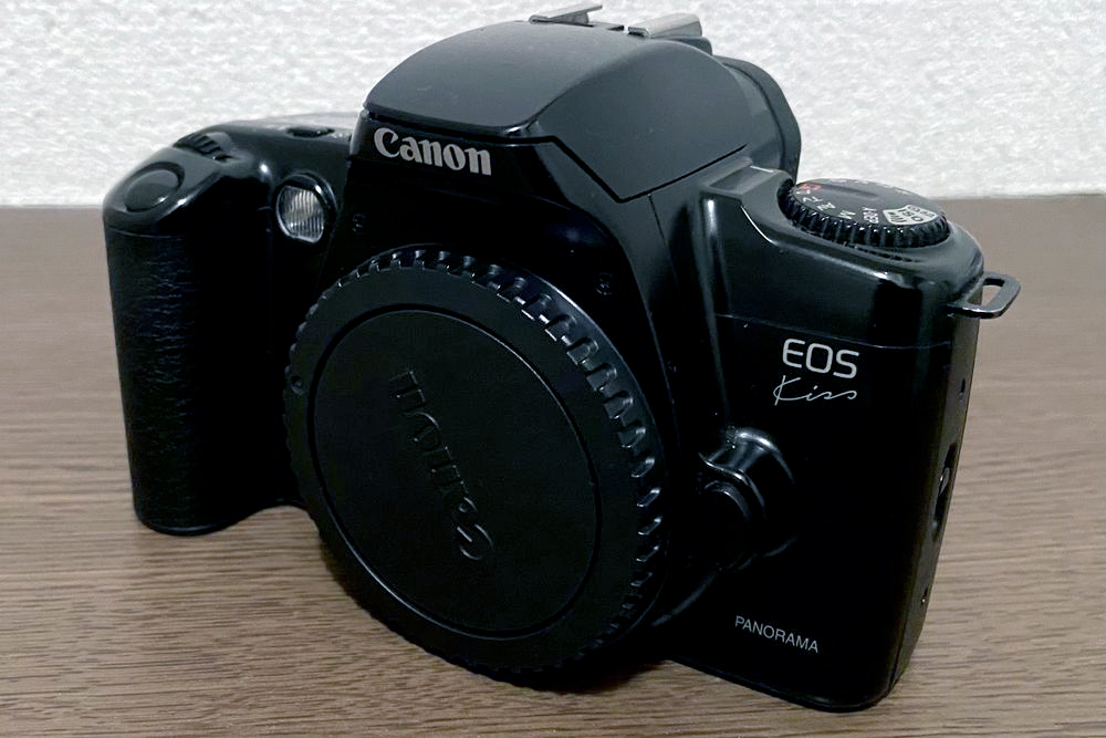 Canon 初代 EOS Kiss 一眼レフフィルムカメラとの出会いは、ハードオフ 