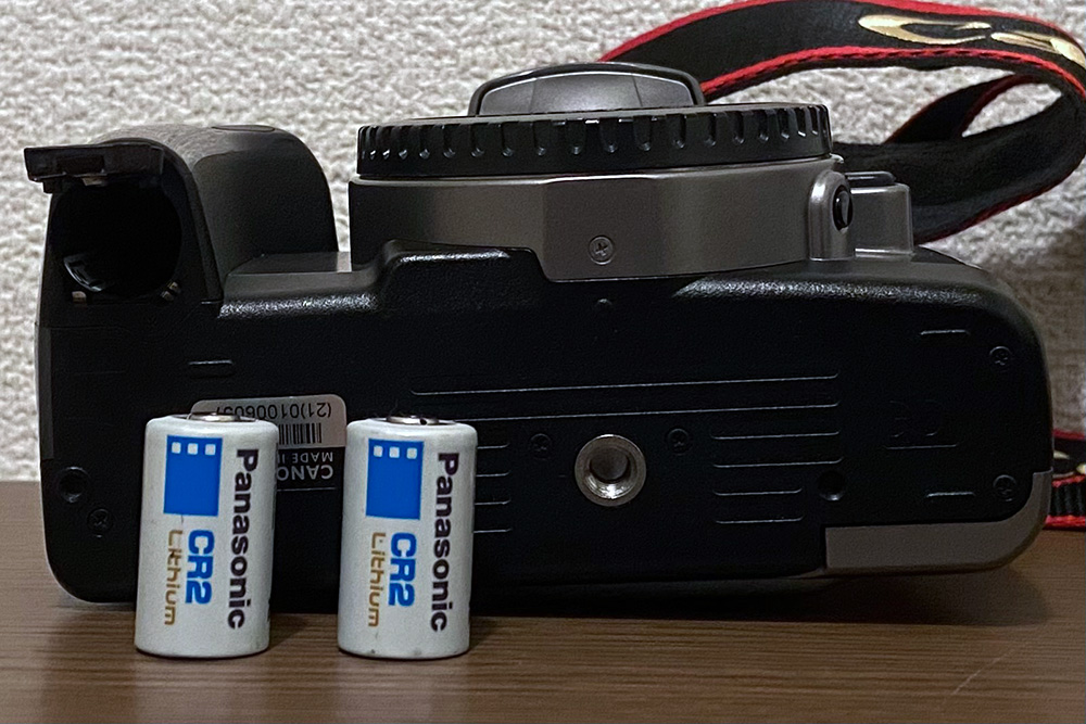 一眼レフフィルムカメラのバッテリーパックと電池沼。