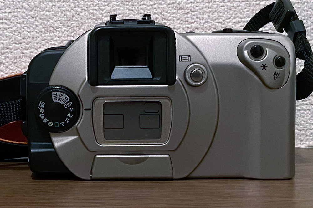 Canon EOS IXE