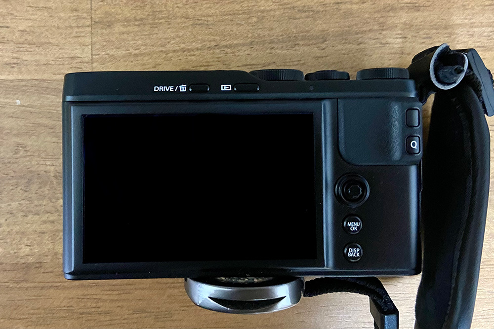 FUJIFILM XF10